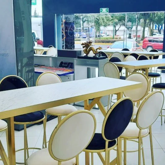 Mesa mármol blanca y silla Antonella negra CDMX