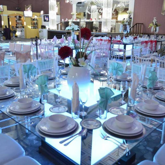 Mesa Cristal CDMX - Mesas para Banquetes